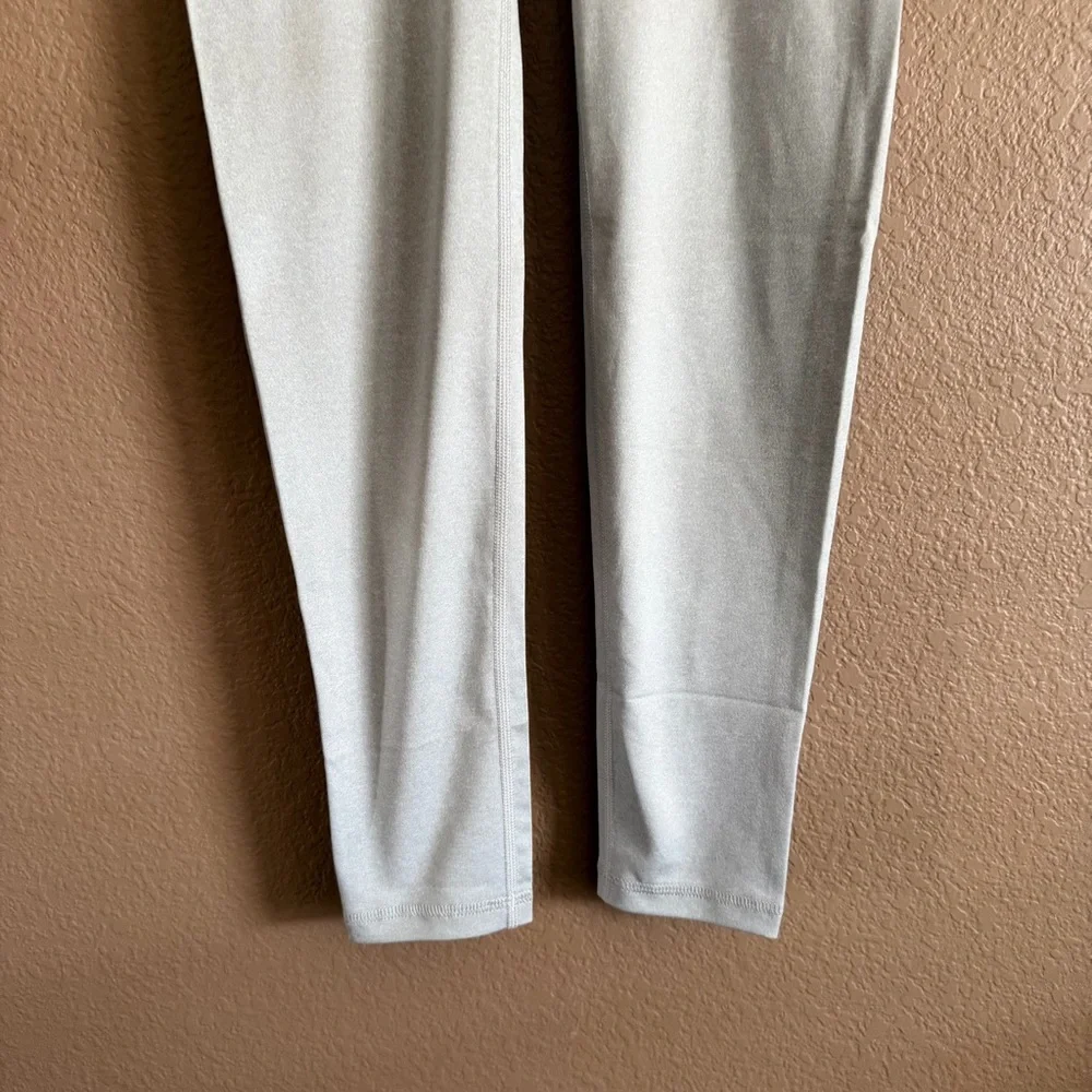 Under Armour Atheleisure Girls Light Gray Leggings Size Large NWT